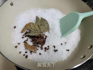 盐焗毛蟹的做法步骤：2