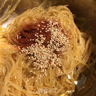 拌土豆丝的做法步骤：6