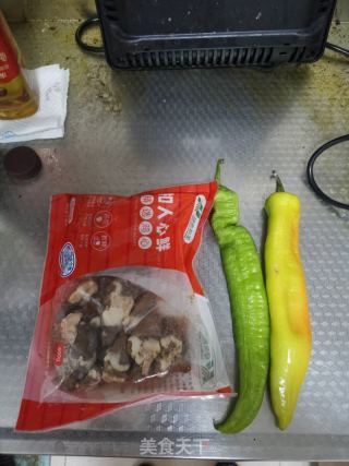 辣椒炒鸡心的做法步骤：1