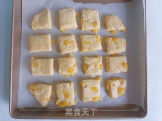 菠萝淡奶司康的做法步骤：13