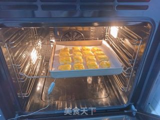 菠萝淡奶司康的做法步骤：15