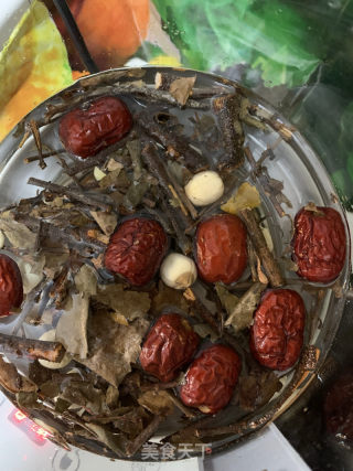 桑寄生蓮子蛋茶的做法步骤：2
