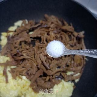 鸡蛋炒黄花菜的做法步骤：9