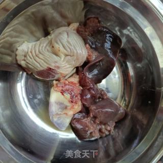 鸡杂荞麦面的做法步骤：1
