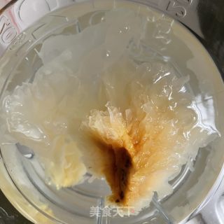蜜梨银耳汤的做法步骤：1