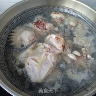 莲藕玉米炖公鸡的做法步骤：3