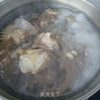 莲藕玉米炖公鸡的做法步骤：4