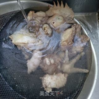 莲藕玉米炖公鸡的做法步骤：5