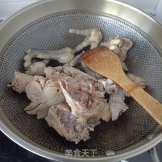 莲藕玉米炖公鸡的做法步骤：13
