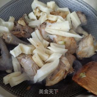 莲藕玉米炖公鸡的做法步骤：15