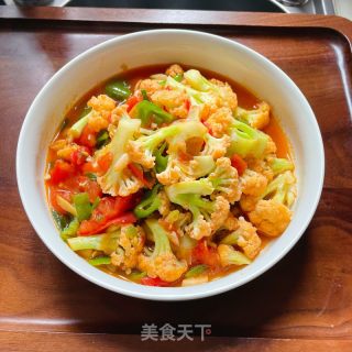 番茄青椒炒菜花的做法