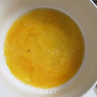 裙带菜炒蛋的做法步骤：2