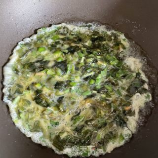 裙带菜炒蛋的做法步骤：6