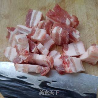 鸡翅花肉烧笋干的做法步骤：4