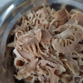 鸡翅花肉烧笋干的做法步骤：7