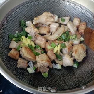 鸡翅花肉烧笋干的做法步骤：14