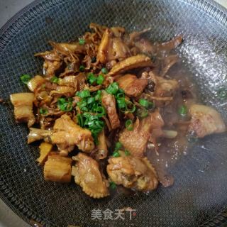 鸡翅花肉烧笋干的做法步骤：21