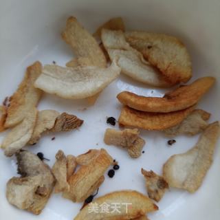 大葱虾皮拌油渣的做法步骤：1