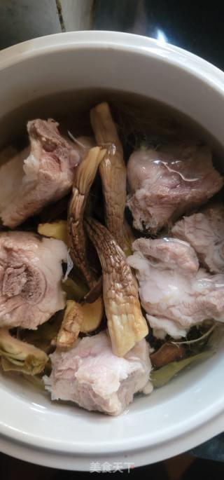 霸王花排骨汤的做法步骤：4