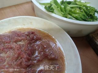 芥兰牛肉的做法步骤：1
