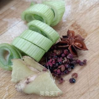板栗烧鸡腿的做法步骤：4