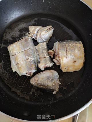 香煎马友鱼的做法步骤：4