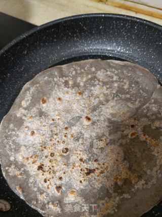 培根生菜卷饼的做法步骤：1