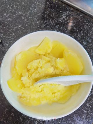 （空气炸锅）黑胡椒土豆饼的做法步骤：2