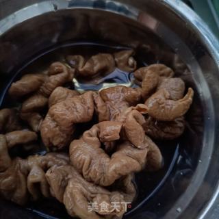 卤肥肠炖豆角的做法步骤：3
