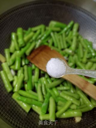 卤肥肠炖豆角的做法步骤：8