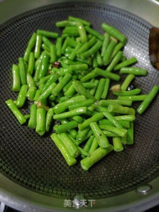 卤肥肠炖豆角的做法步骤：9