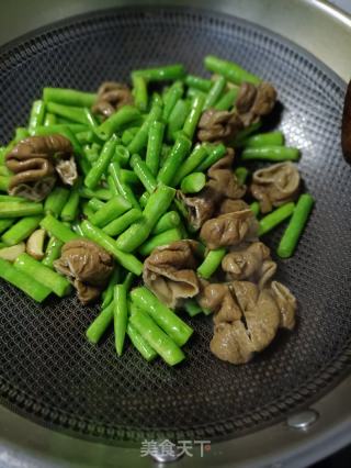 卤肥肠炖豆角的做法步骤：10