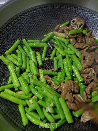 卤肥肠炖豆角的做法步骤：11