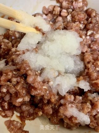 咸蛋黃梨汁蒸肉餅的做法步骤：4