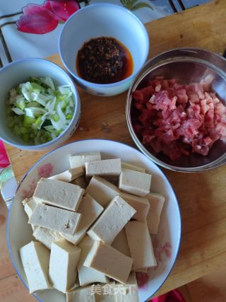 肉沫豆腐的做法步骤：1