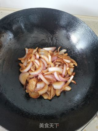 洋葱头炒肉的做法步骤：4