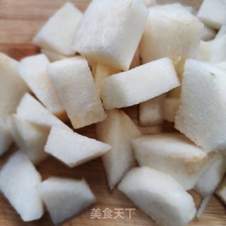 雪梨银耳羹的做法步骤：2