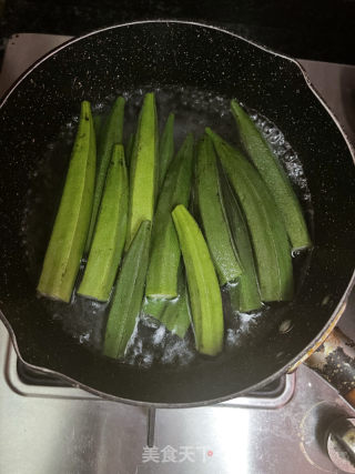 蒜蓉秋葵的做法步骤：9