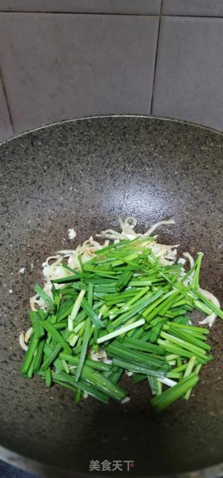 韭菜炒银鱼仔的做法步骤：5