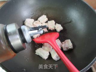 红烧鸡翅根排骨的做法步骤：3