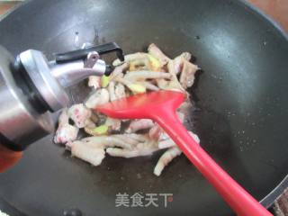 花螺炒鸡爪的做法步骤：6