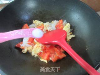 番茄鸡蛋炒魔芋结的做法步骤：9