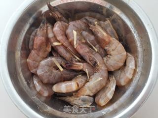 空气炸锅烤虾的做法步骤：2