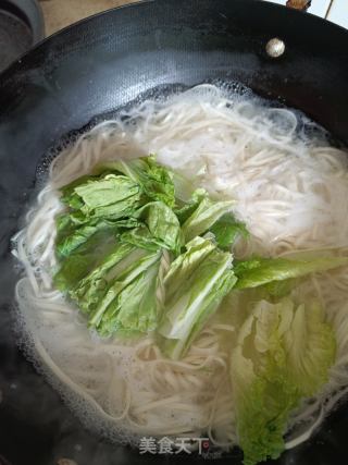 荷包蛋蔬菜面的做法步骤：4