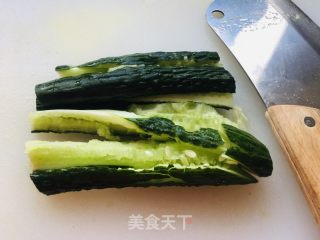 木耳拌黄瓜的做法步骤：2