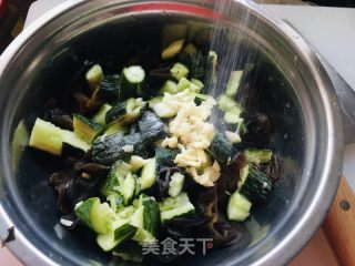 木耳拌黄瓜的做法步骤：5
