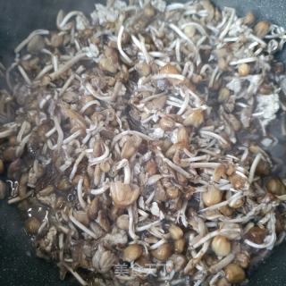 肉沫鸡枞花卤菠菜面的做法步骤：6