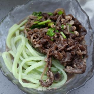 肉沫鸡枞花卤菠菜面的做法步骤：15