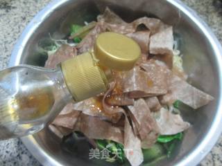 绿豆芽青菜拌荞麦饼皮的做法步骤：15