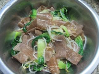 绿豆芽青菜拌荞麦饼皮的做法步骤：16